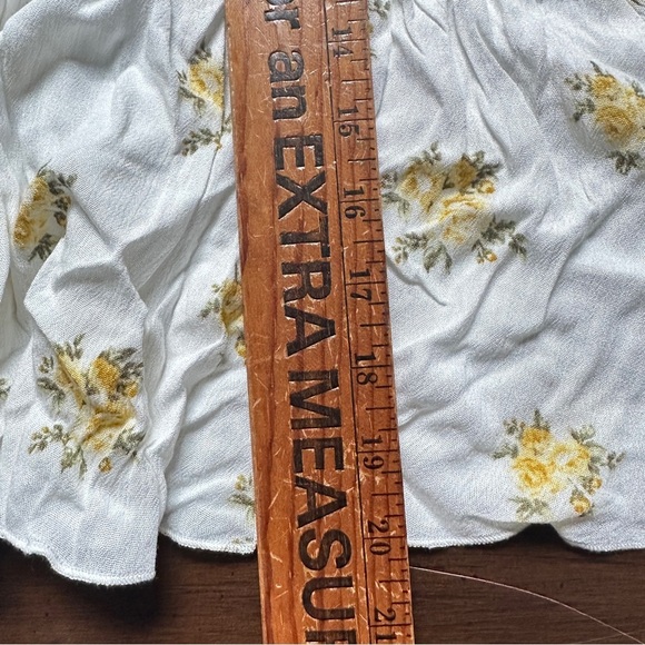 Forever 21 Yellow Floral Peplum Top – Size Small (NWT) - Picture 8 of 8